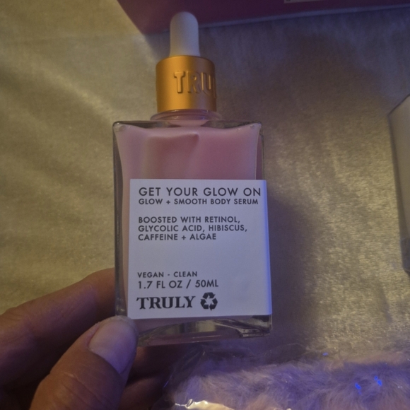 TRULY Coco Glow Body Serum Set - Picture 2 of 5